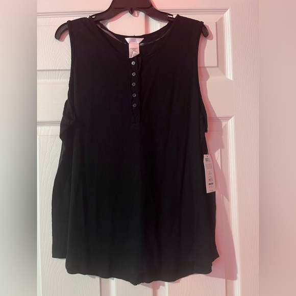 black tank top - Picture 3 of 3